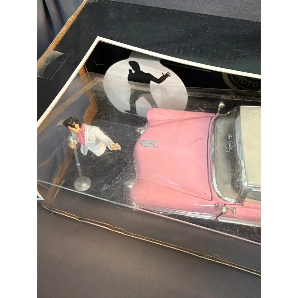 Jada Hollywood Rides Elvis Presley 1955 Cadillac Fleetwood Pink Die-Cast Figure